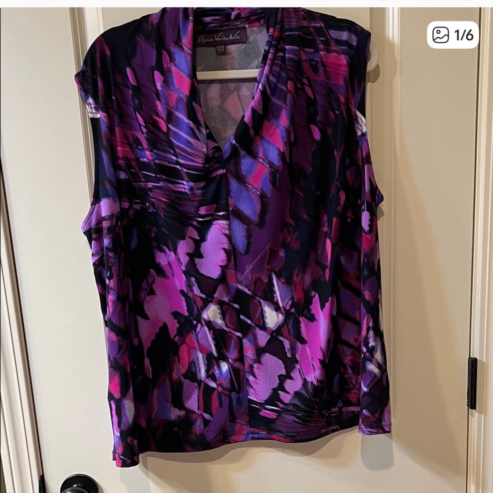 **2 sleeveless tops  1) Michael Kors Women's 3X 2) Gloria Vanderbilt 22/24 - Picture 6 of 7